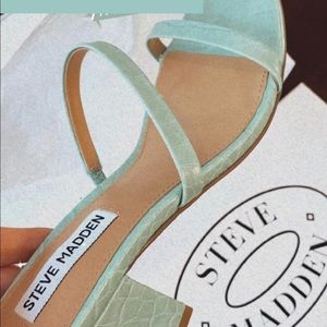 Steve Madden mint issy sandal 7.5